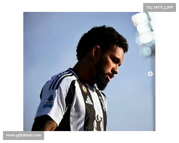 库普梅纳斯度假期间仍坚持训练 力争新赛季向尤文证明自己核心价值 库普梅纳斯度假期间仍坚持训练 力争新赛季向尤文证明自己核心价值